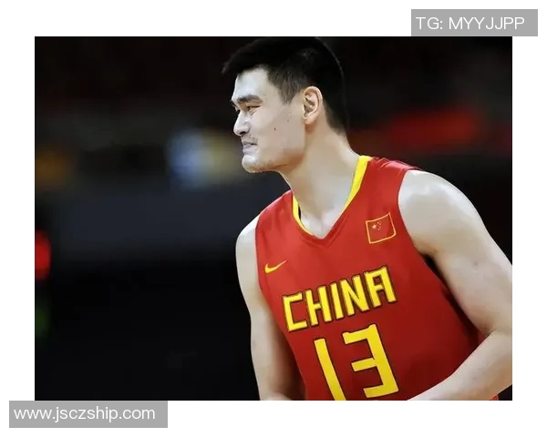 粉丝与姚明亲密互动瞬间记录篮球传奇的温暖时刻