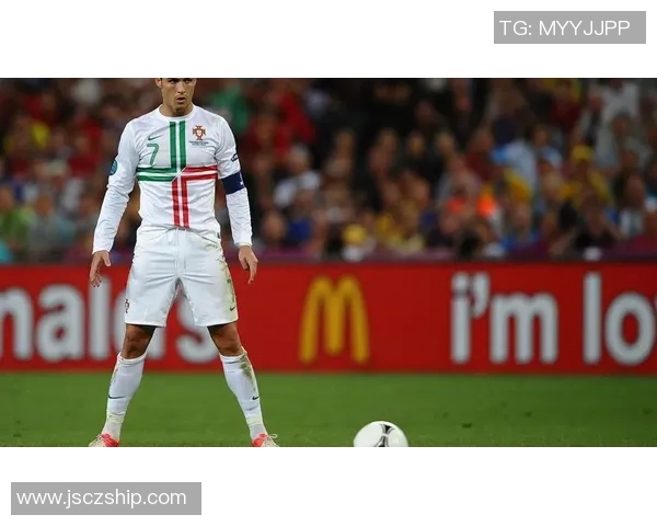 足球明星凯莉的精彩瞬间与个人魅力全解析及最新图片展示